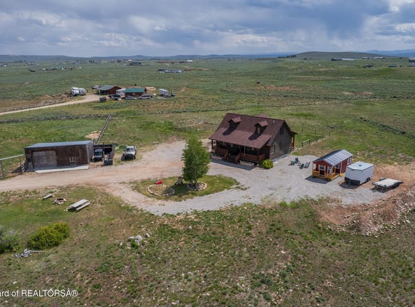 8 S KICKING BIRD Road, Pinedale, WY 82941