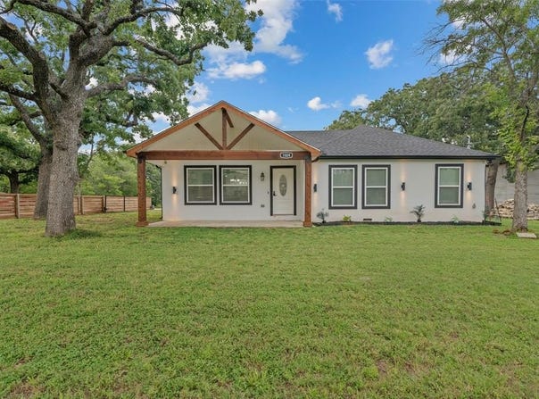 1024 Greenlee Street, Denton, TX 76201