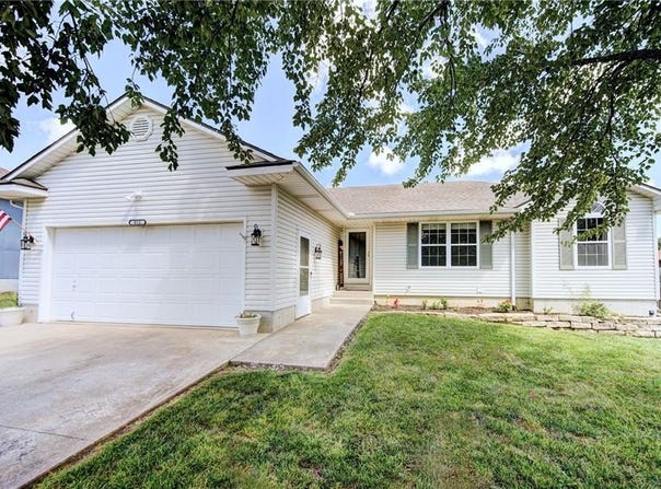 613 Wells Terrace, Odessa, MO 64076