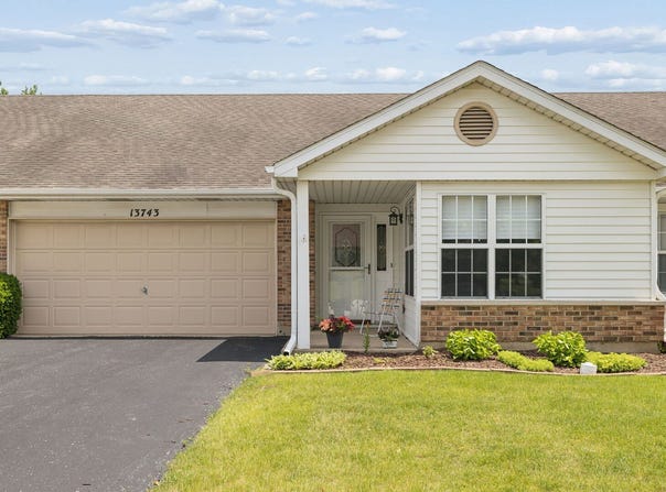 13743 S Magnolia Drive, Plainfield, IL 60544