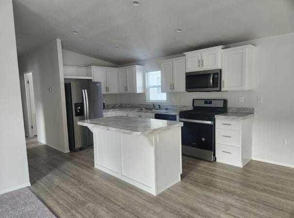 22899 Byron Rd., Crestline, CA 92325