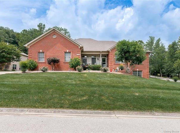 311 Wooded Valley Drive, New Albany, IN 47150