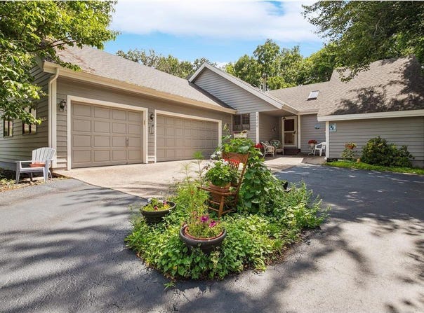 13376 Elaine Court, Savage, MN 55378