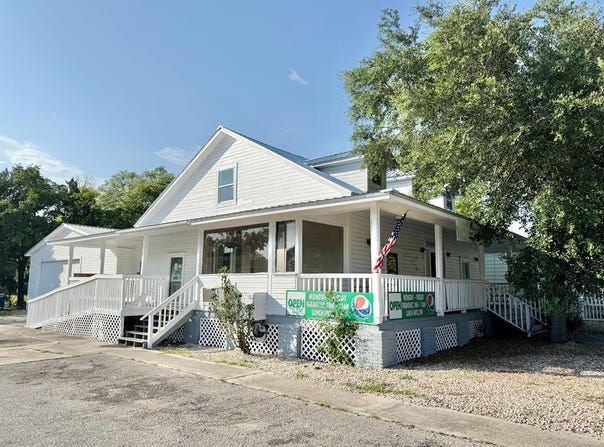 133 Ave E, Apalachicola, FL 32320