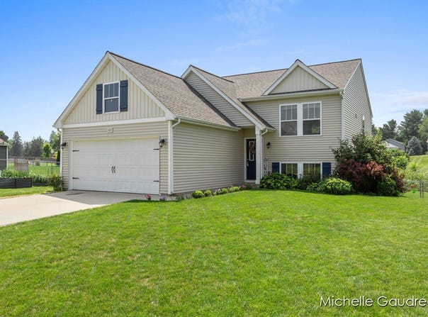 315 Minstehr Drive, Middleville, MI 49333