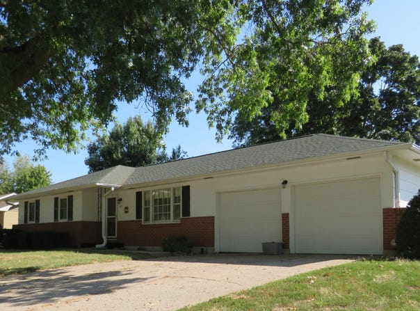 922 Lincoln AVE, Marshall, MO 65340