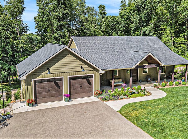 7789 Kirkshire Drive, Delton, MI 49046