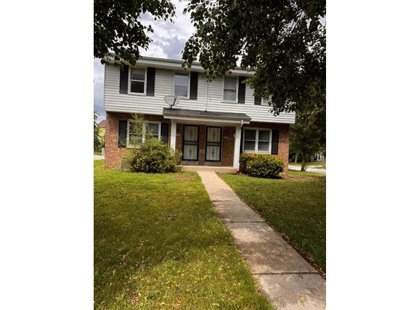 10402 W Jonen St, Milwaukee, WI 53224
