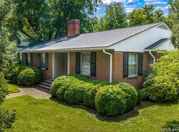 225 Graham St, Warrenton, NC 27589