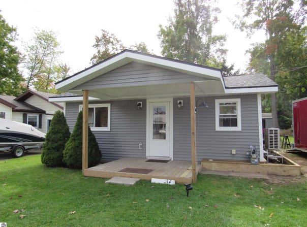 312 Lakewood Drive, East Tawas, MI 48730