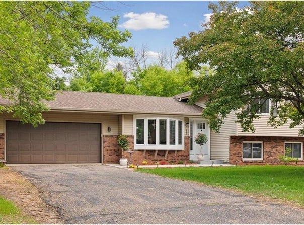 265 107th Lane NW, Coon Rapids, MN 55448