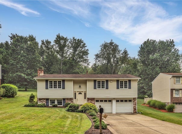 23 Hones Rd, Penn Twp, PA 15632
