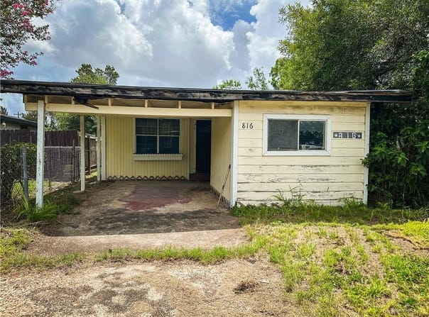 816 N Carlson Street, Elsa, TX 78543