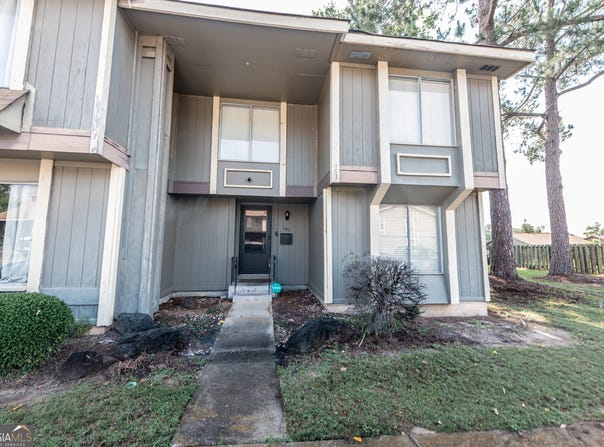 141 Stoneridge, Warner Robins, GA 31088