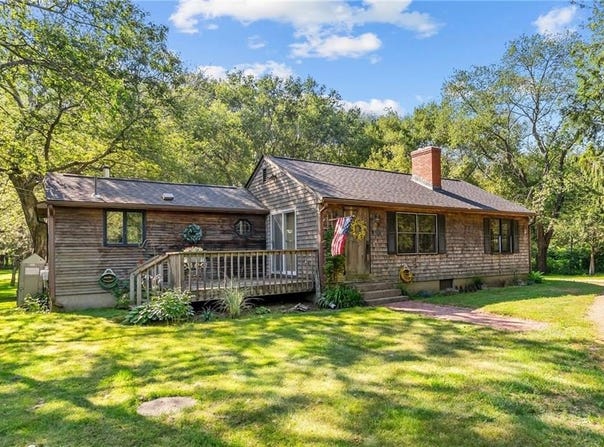 211 Nooseneck Hill Road, Exeter, RI 02822