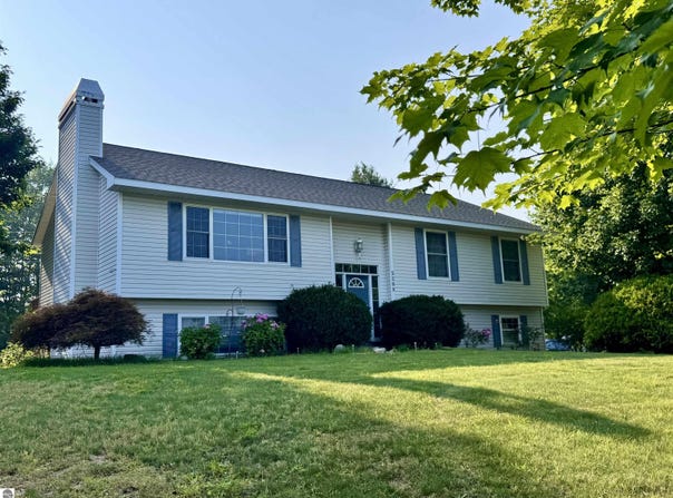 5289 Harris Road, Traverse City, MI 49684