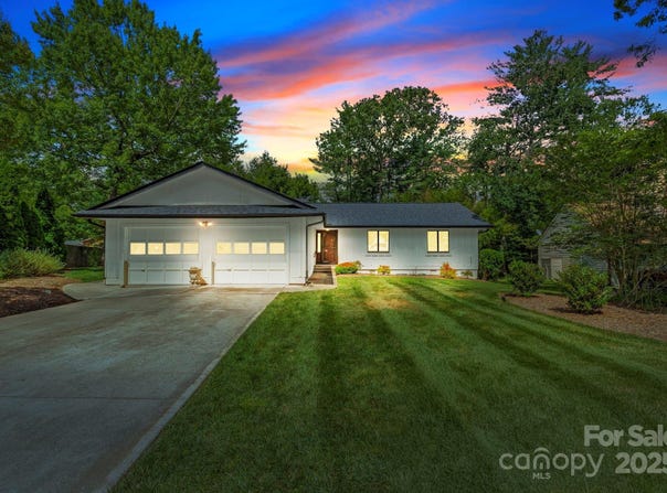 19 Golden Oaks Lane, Fletcher, NC 28732