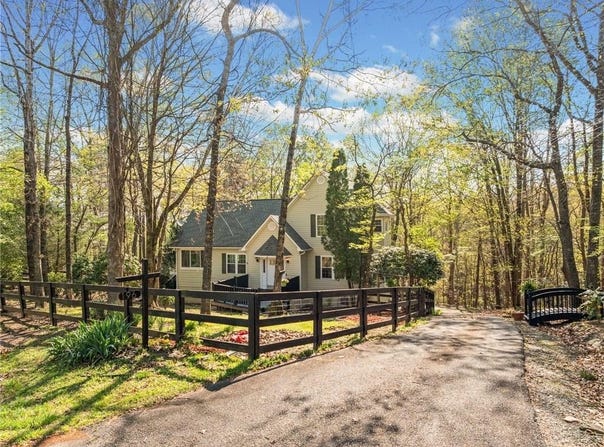 196 Beaver Lake Drive, Ellijay, GA 30540
