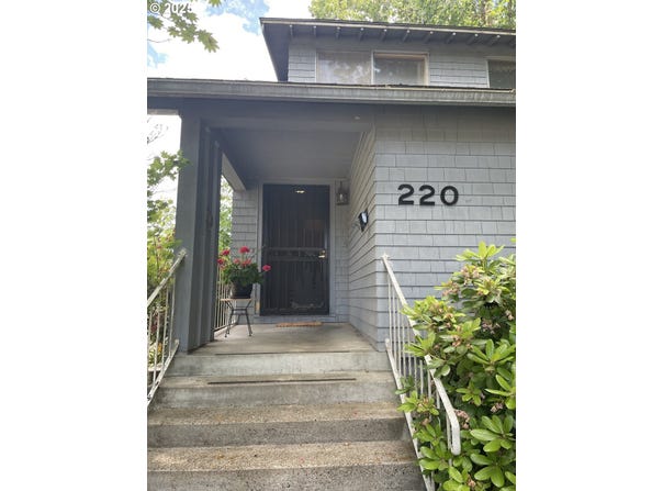 220 24TH ST, Salem, OR 97301