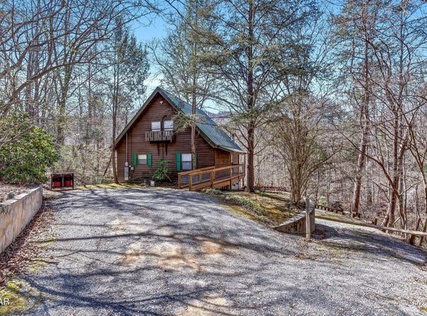 1008 N Ridge Place, Sevierville, TN 37876
