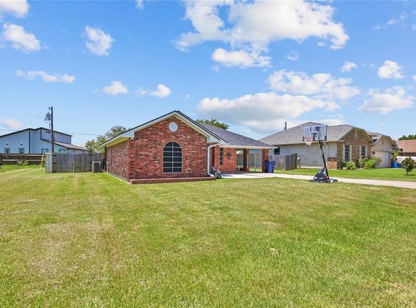 309 Flying Bridge Drive, Gun Barrel City, TX 75156