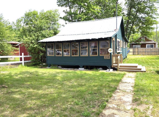 225 Main Street, Roxbury, ME 04275