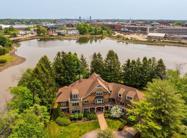 162 Mill Pond Way, Portsmouth, NH 03801