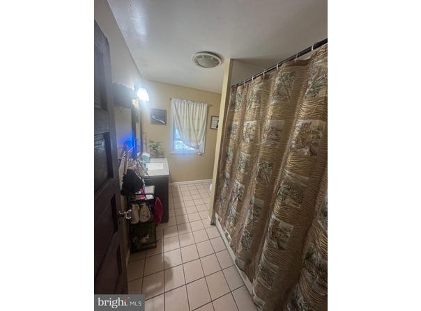 1906 HAY TERRACE, EASTON, PA 18042