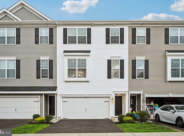 206 POND VIEW COURT, QUAKERTOWN, PA 18951