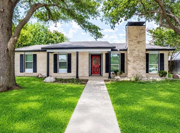 1206 OAKBLUFF Drive, Lancaster, TX 75146