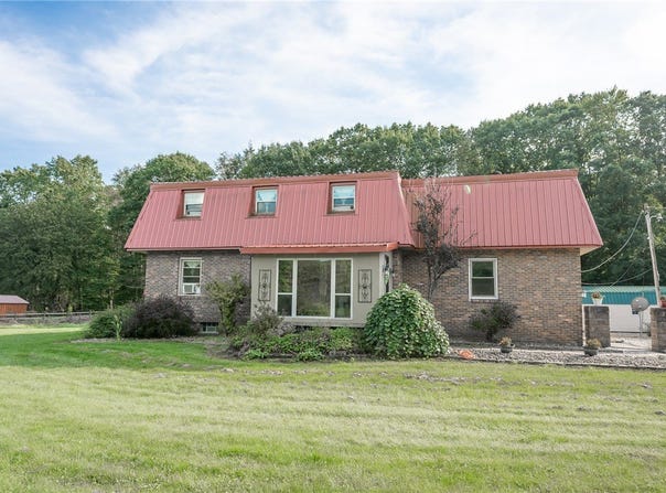 1512 Valley Rd, Green/Commdre/Prchse, PA 15724
