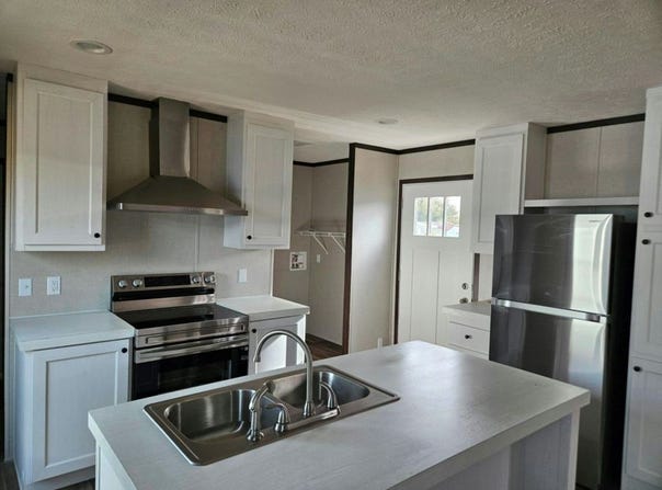 2804 MAVERICK, Irving, TX 75060