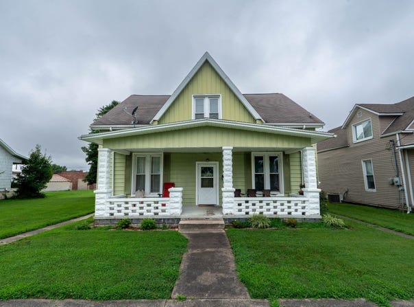 1017 9th St, Tell City, IN 47586