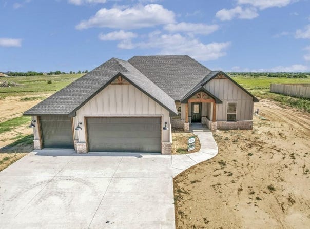 4241 Peak Ln, Elgin, OK 73538