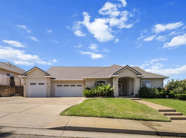 558 Fair Hill Drive, Redding, CA 96003