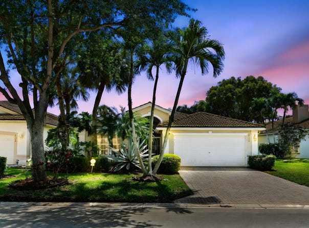 6594 Hawaiian Avenue, Boynton Beach, FL 33437