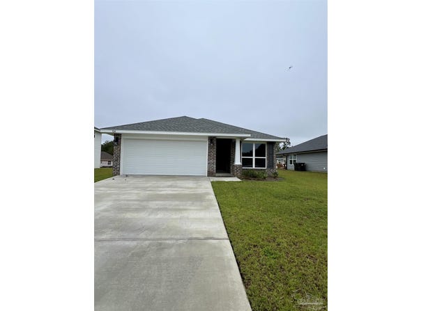 924 Rustling Pines Rd, Cantonment, FL 32533