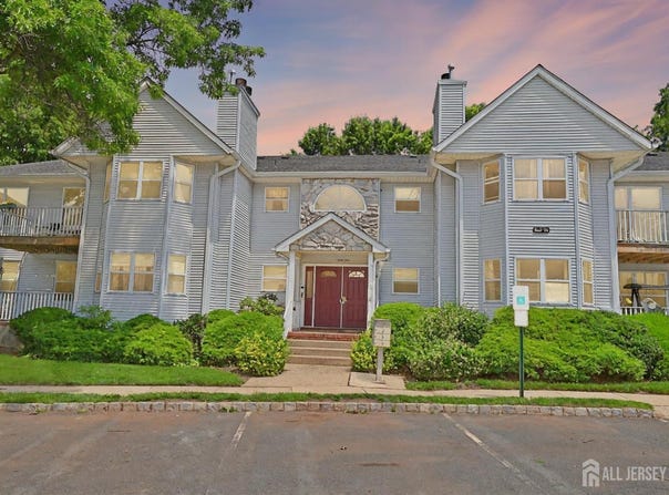 273 Dorset Court, Piscataway, NJ 08854