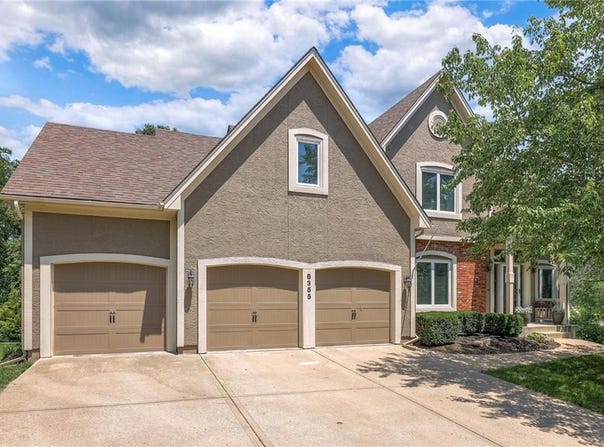 8355 Hallet Street, Lenexa, KS 66215