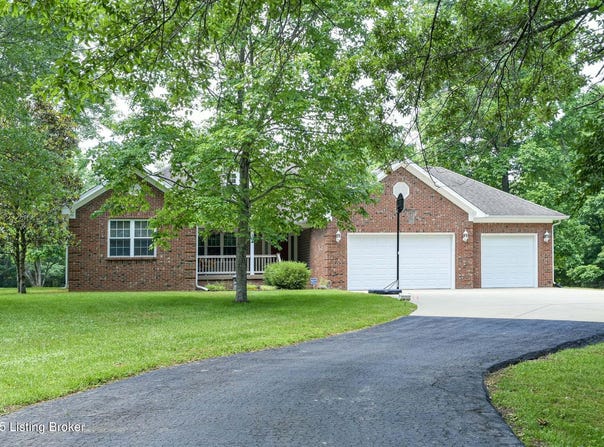 9108 Fairmount Rd, Louisville, KY 40291