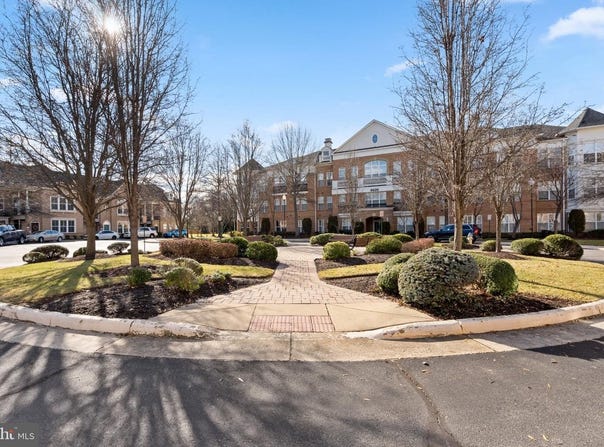 8600 LIBERTY ST #102, MANASSAS, VA 20110