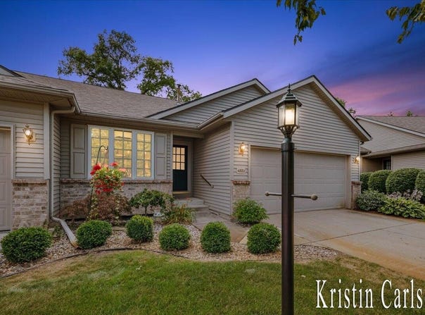 4886 Castle Hills Court NE, Rockford, MI 49341
