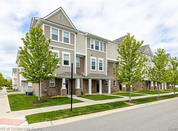 189 Monument Lane, Wixom, MI 48393