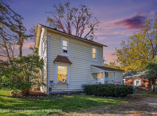 715 & 717 E Grand River Avenue, Williamston, MI 48895