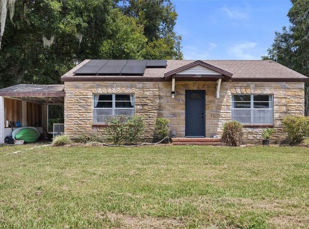 750 N KENTUCKY AVENUE, UMATILLA, FL 32784