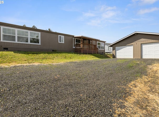 121 ANDORRA DR, Roseburg, OR 97471