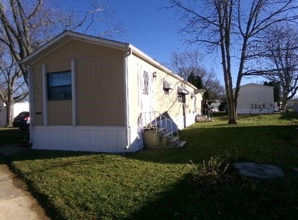 206 Viola Drive, FREEPORT, IL 61032