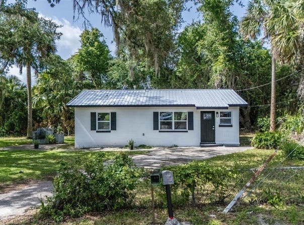 1701 WAPALAW STREET, PALATKA, FL 32177