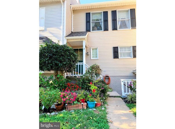 12 STONEWALL CT, MIDDLEBURG, VA 20117