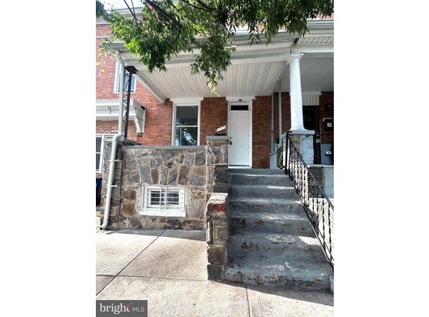 2702 E CHASE ST, BALTIMORE, MD 21213